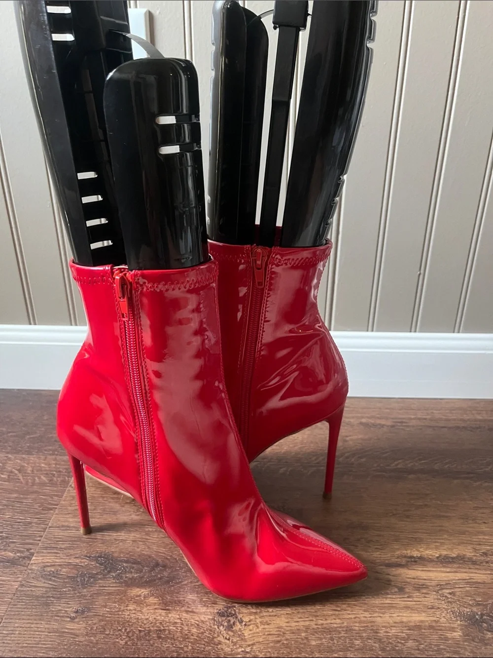 NEW STUNNING Steve Madden Red Patent Pointed Ankle Booties
